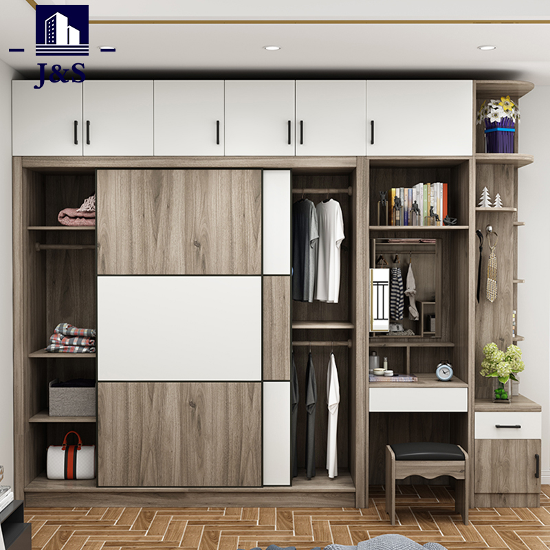 Nasa likod ang closet na puro damit lang ang pwede. Alamin ang mga disenyong ito para magkaroon ng isa pang function