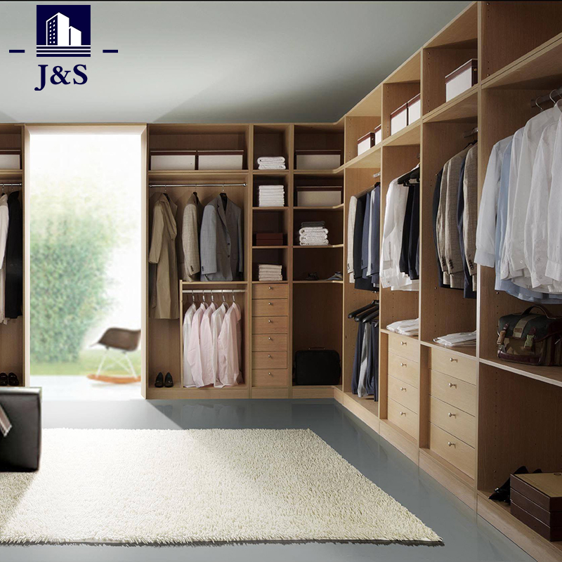 Yaong mga kaalaman tungkol sa pagpapasadya ng wardrobe