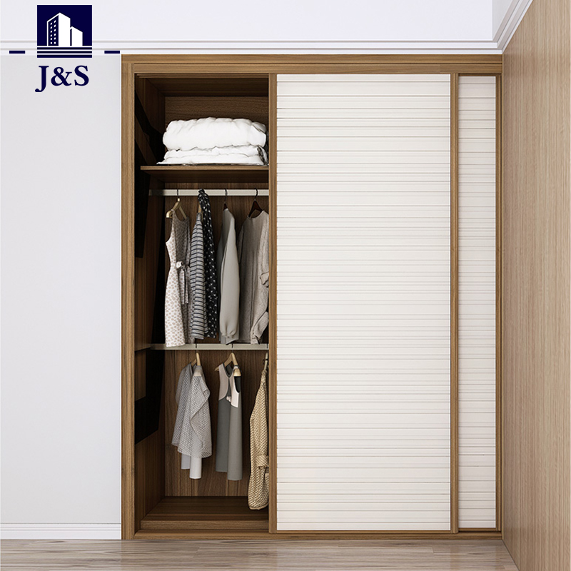 Praktikal ba ang in-wall wardrobe?